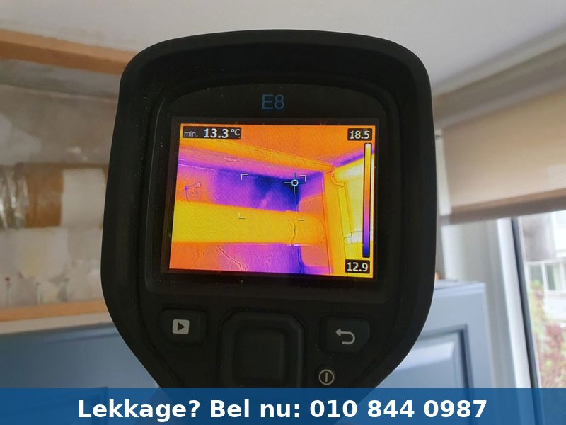 Detail opname van de lekkagelocatie - casus-gevellekkage-rotterdam-ramlehweg